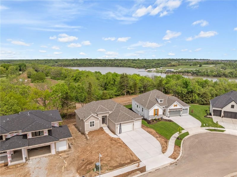 25030 141st St, Olathe, KS 66061