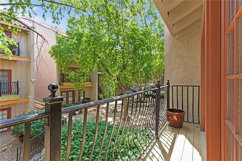 1111 46 St #44, Kansas City, MO 64112