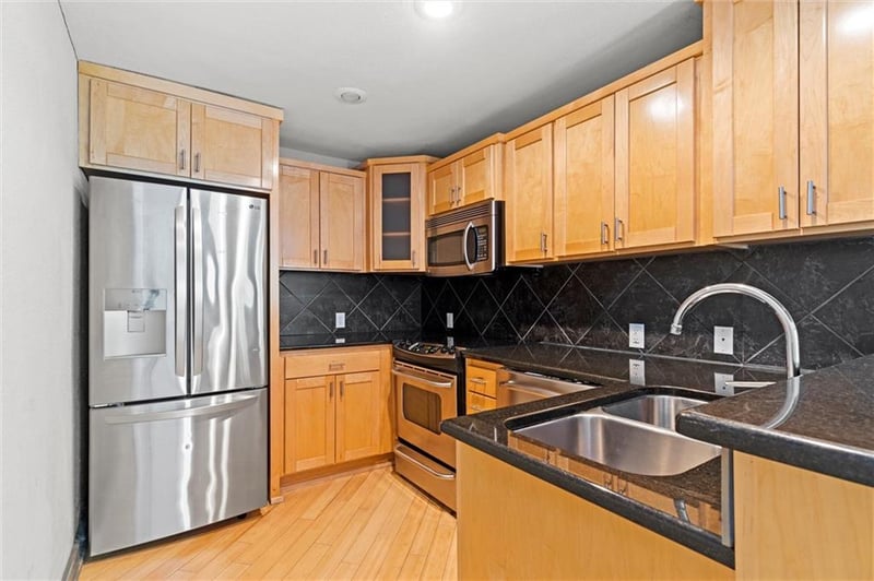 1111 W 46 St #44, Kansas City, MO 64112