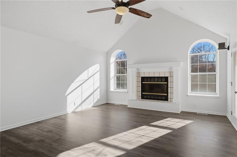 1325 Foxwood Dr, Lee's Summit, MO 64086