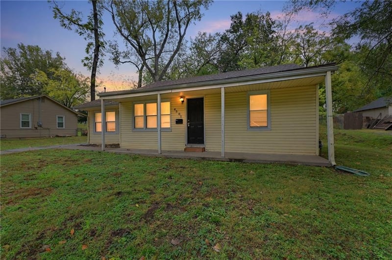 4501 Olive St, Kansas City, MO 64116