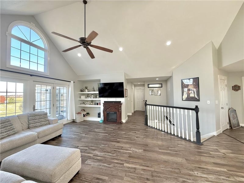 25687 Magnolia Cir, Maryville, MO 64468