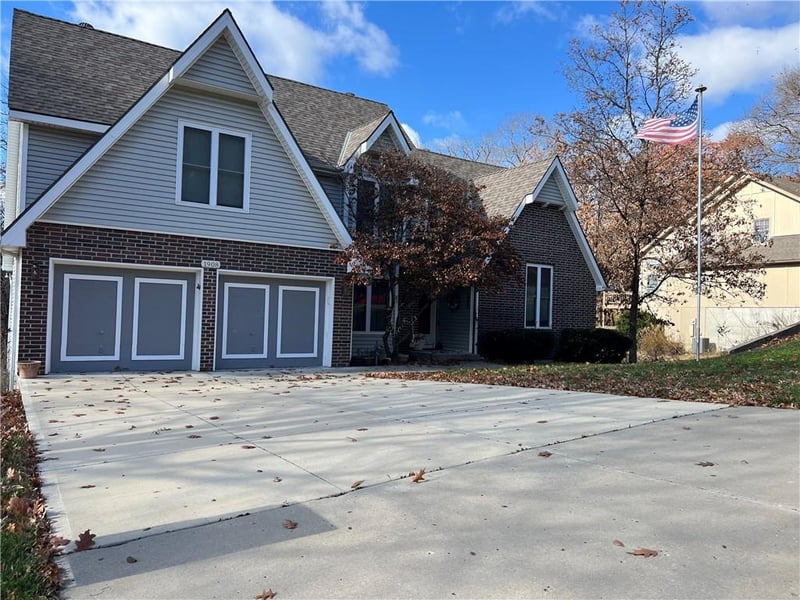 1908 Canterbury St, Leavenworth, KS 66048