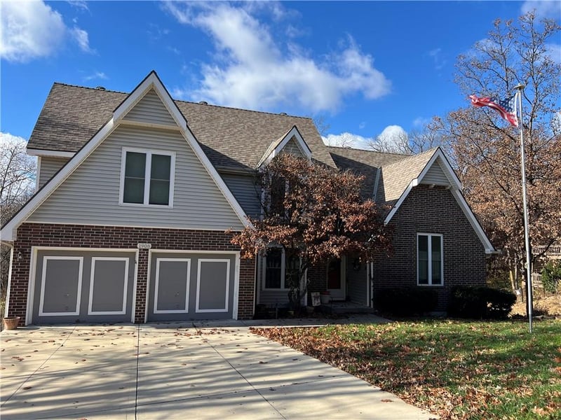 1908 Canterbury St, Leavenworth, KS 66048