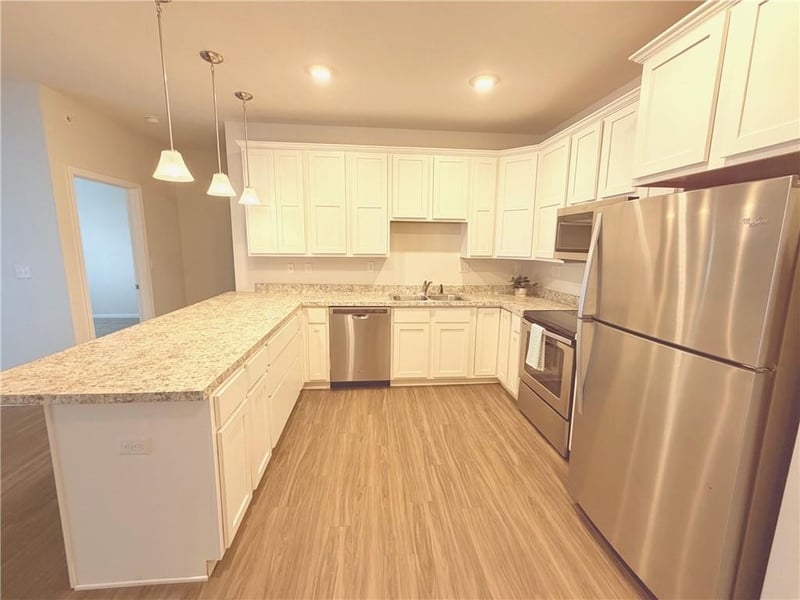 2651 Barry Rd #102, Kansas City, MO 64154