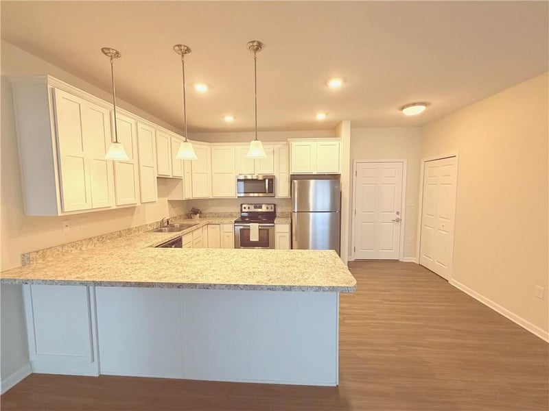 2651 Barry Rd #102, Kansas City, MO 64154