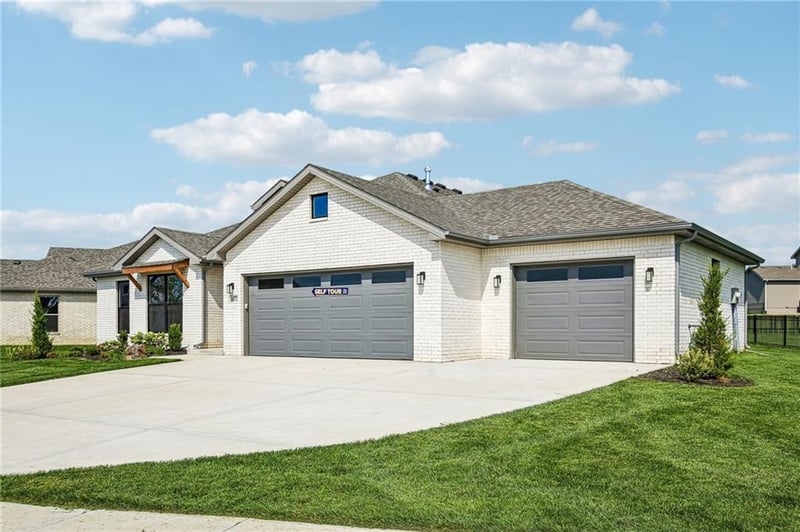 16322 W 166th Ct, Olathe, KS 66062
