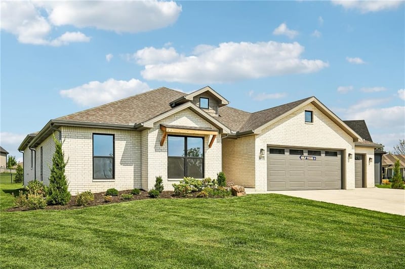 16322 W 166th Ct, Olathe, KS 66062