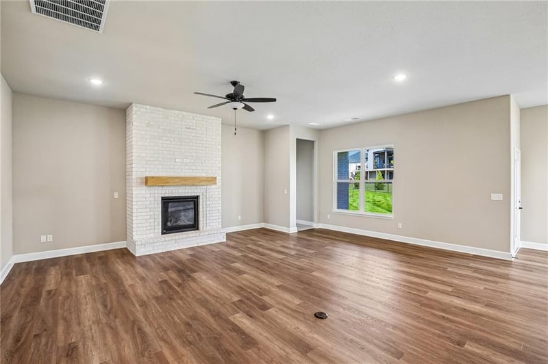 16322 W 166th Ct, Olathe, KS 66062