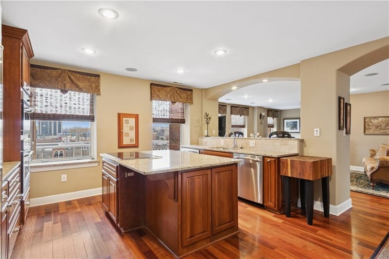 229 Ward Pw #604B, Kansas City, MO 64112