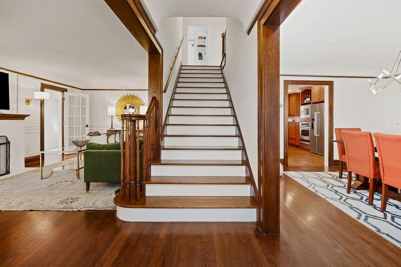 619 Romany Rd, Kansas City, MO 64113