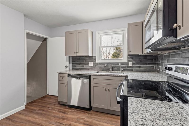 5232 Palmer Ave, Kansas City, MO 64119