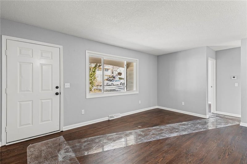 5232 Palmer Ave, Kansas City, MO 64119