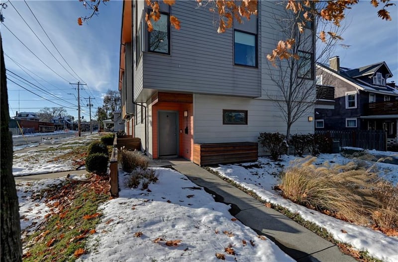 836 E 27 St, Kansas City, MO 64108