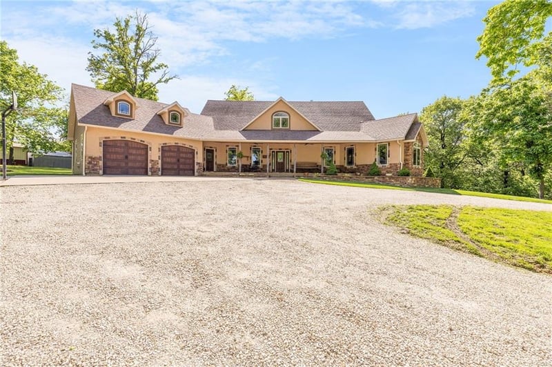 650 NW State Route 13 Hw, Warrensburg, MO 64093