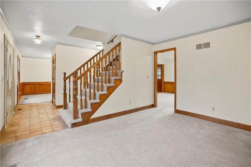 7736 Darnell St, Lenexa, KS 66216