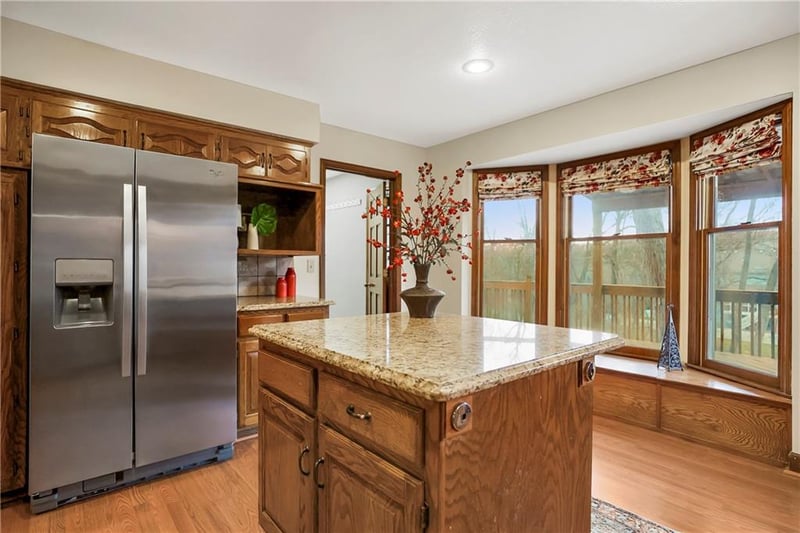 7736 Darnell St, Lenexa, KS 66216