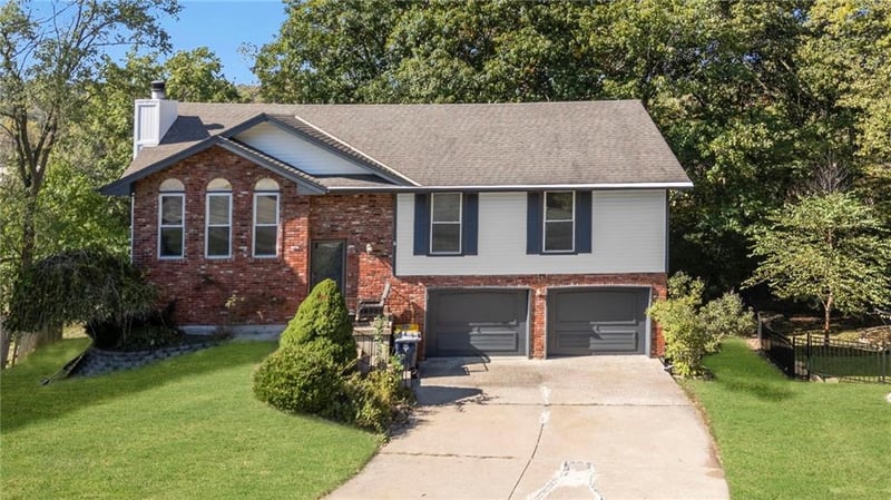 5826 Delta Ave, Kansas City, MO 64151