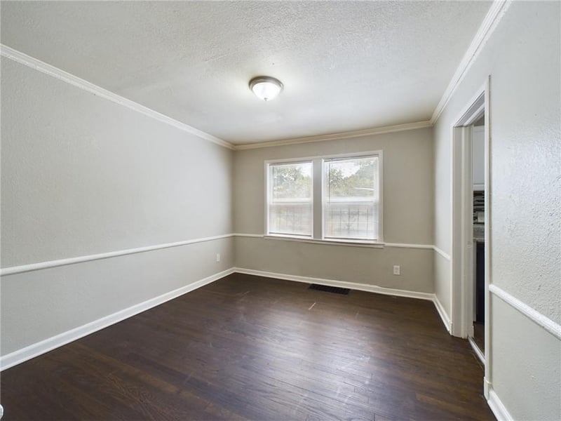 5015 40th St, Kansas City, MO 64130