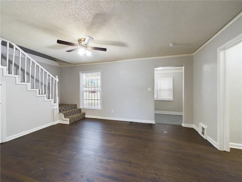 5015 40th St, Kansas City, MO 64130