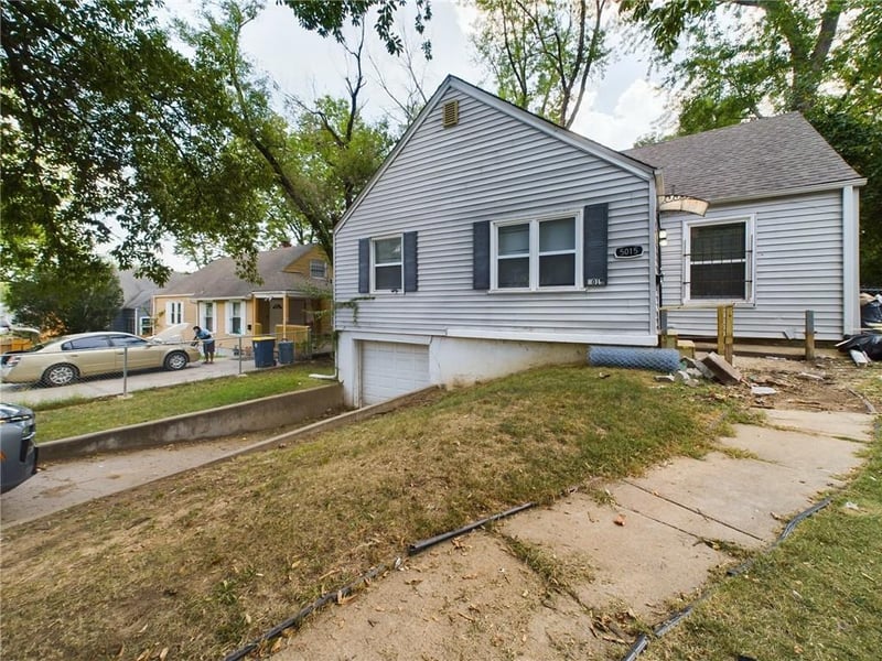 5015 40th St, Kansas City, MO 64130