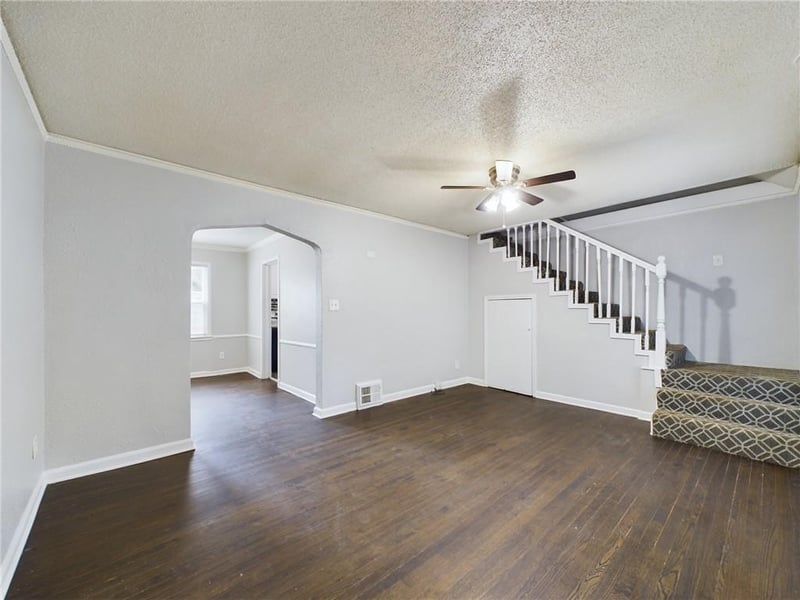 5015 40th St, Kansas City, MO 64130