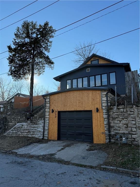 352 32nd St, Kansas City, KS 66102