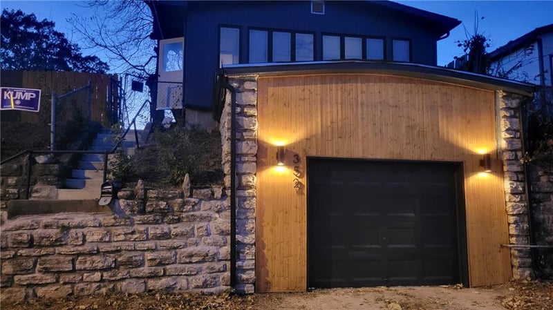 352 32nd St, Kansas City, KS 66102