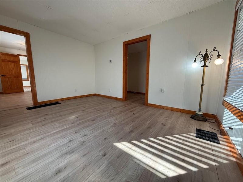 352 32nd St, Kansas City, KS 66102