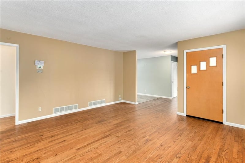 1809 Grand Ave, Leavenworth, KS 66048
