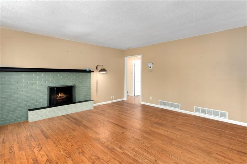 1809 Grand Ave, Leavenworth, KS 66048