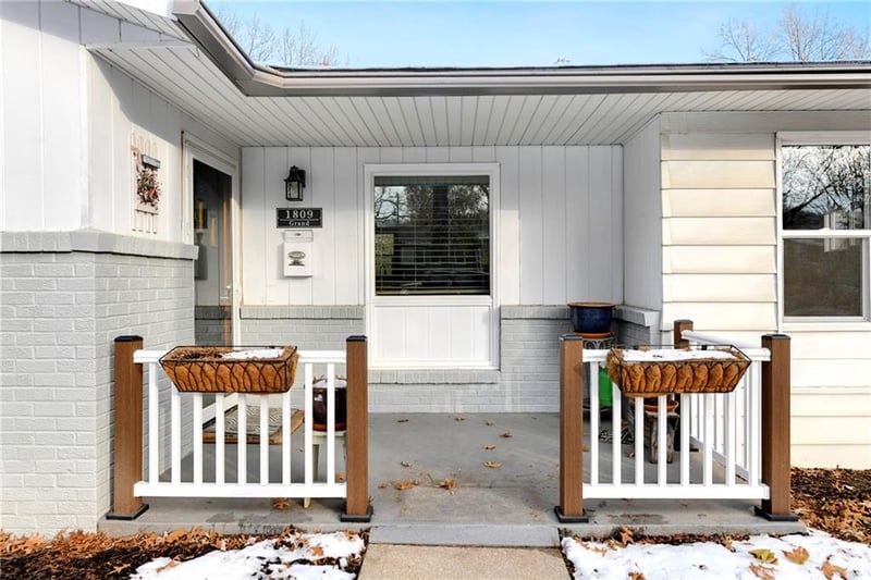 1809 Grand Ave, Leavenworth, KS 66048