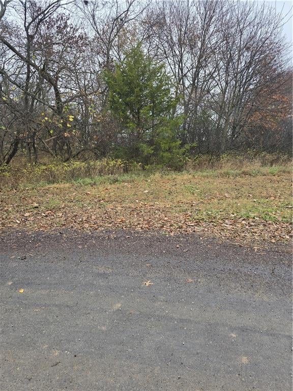129 Woodcut Dr, Linn Valley, KS 66040