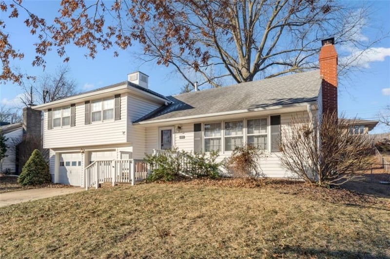 8712 Conser St, Overland Park, KS 66211