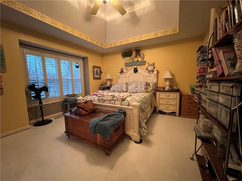 101 Heatherton Ct, Gladstone, MO 64118