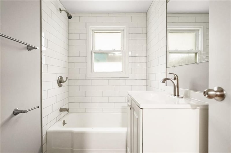 9421 15th St, Independence, MO 64052