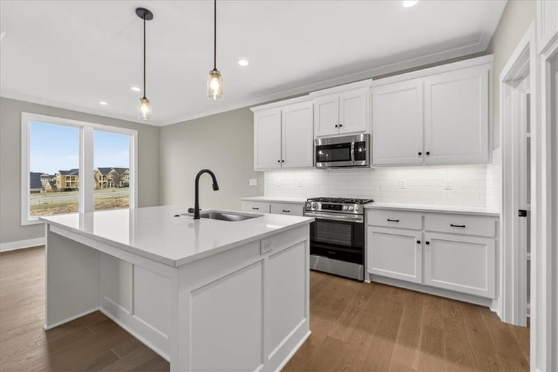 9468 Shady Bend Rd, Lenexa, KS 66227