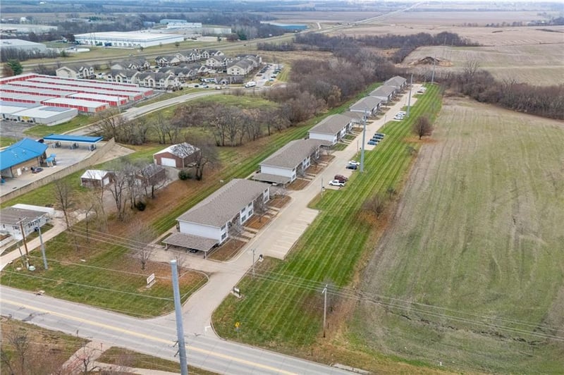 2301 Riverside Rd, St Joseph, MO 64507