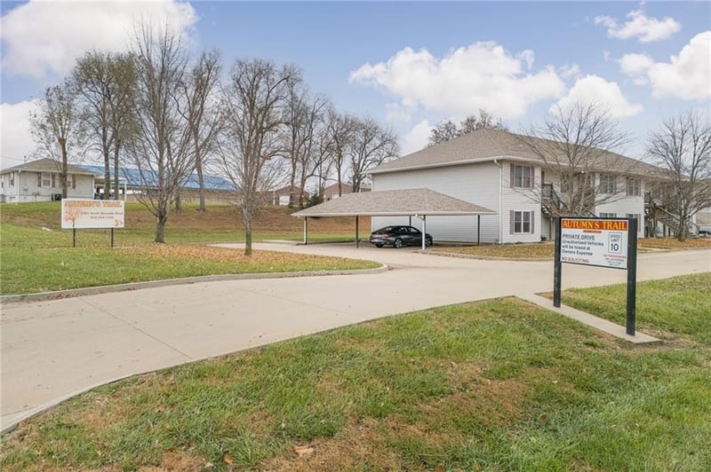 2301 Riverside Rd, St Joseph, MO 64507