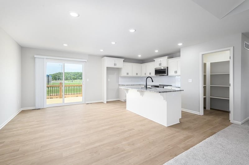 1015 2nd St, Perry, KS 66073