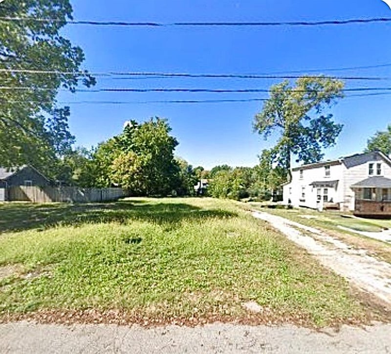 904 S Pearl St, Independence, MO 64050