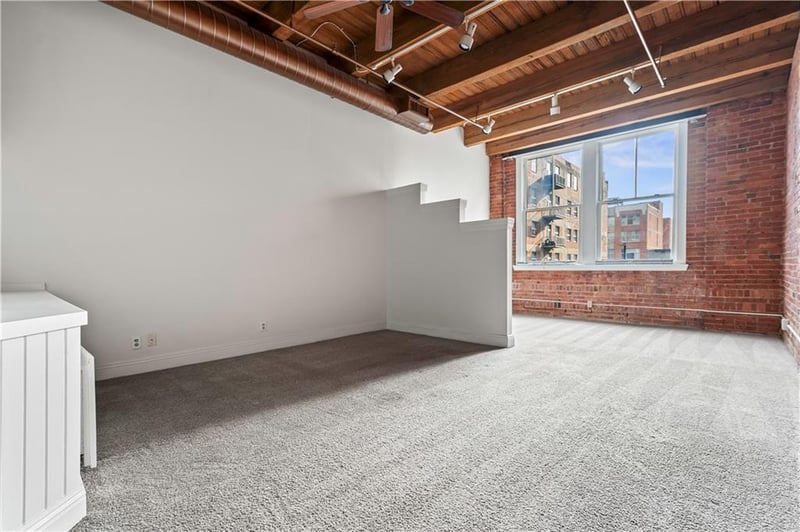 700 Broadway Blvd #208, Kansas City, MO 64105