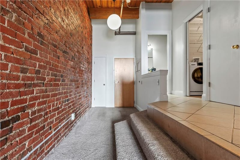 700 Broadway Blvd #208, Kansas City, MO 64105