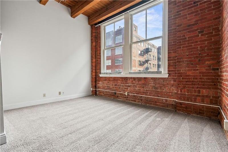 700 Broadway Blvd #208, Kansas City, MO 64105