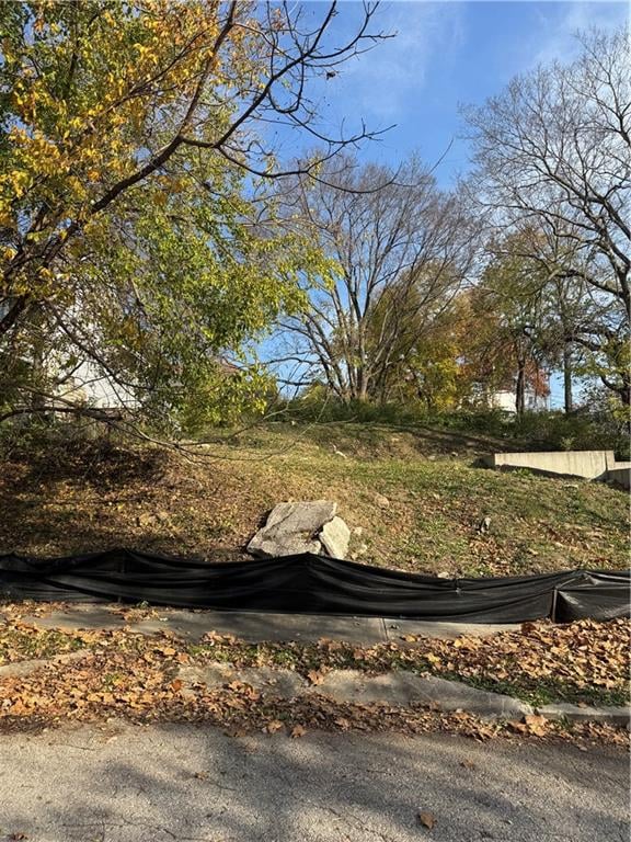 4231 Charlotte St, Kansas City, MO 64110