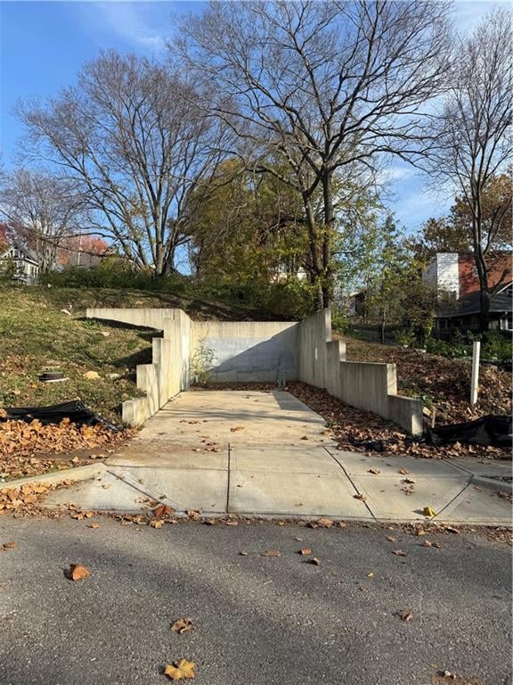 4233 Charlotte St, Kansas City, MO 64110