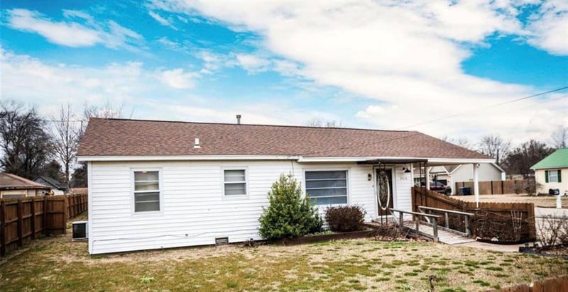 2016 Harris St, Kennett, MO 63857