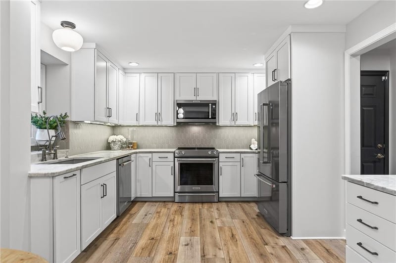 11722 W 101 Ter, Overland Park, KS 66214