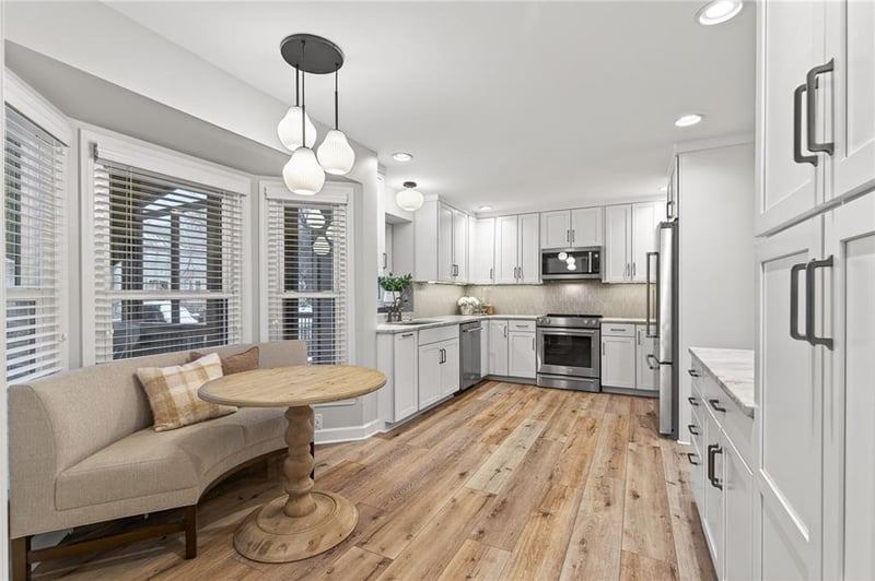 11722 W 101 Ter, Overland Park, KS 66214