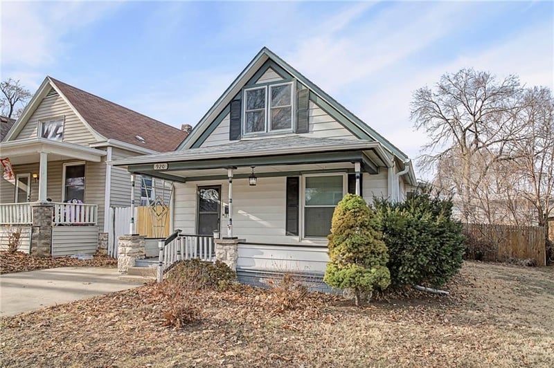 920 42nd St, Kansas City, MO 64111